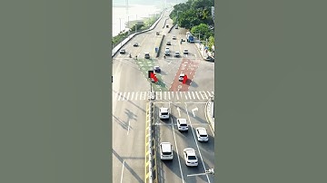 🚦 Ever seen an intersection like this? 🤯🚗