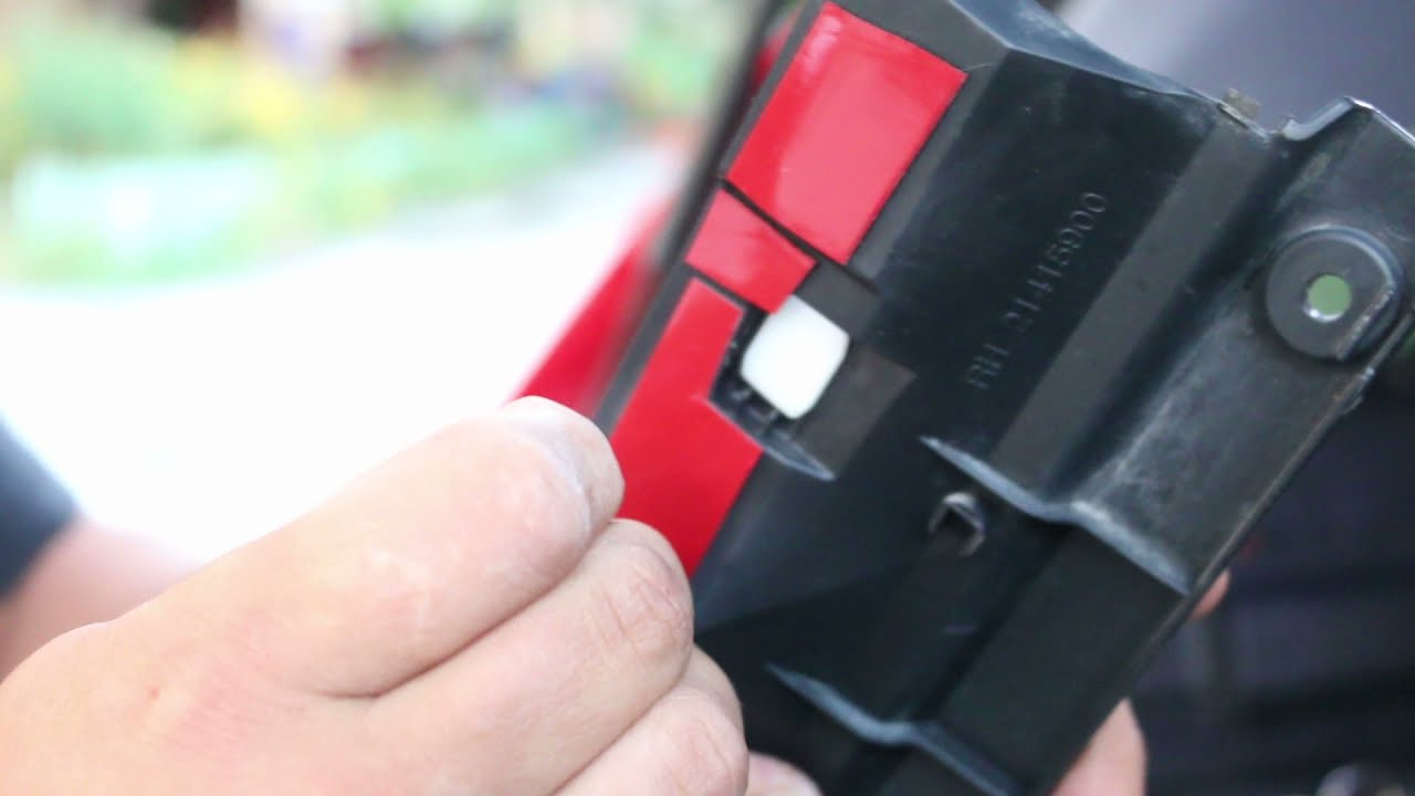 Снятие и установка пластиковой накладки на дверь Honda CR-V 3 фотки
