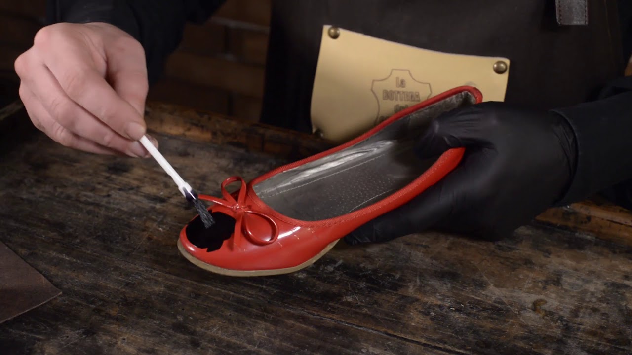 compra online tintura spray nera per scarpe borse e indumenti in pelle e  cuoio – Cura della Scarpa