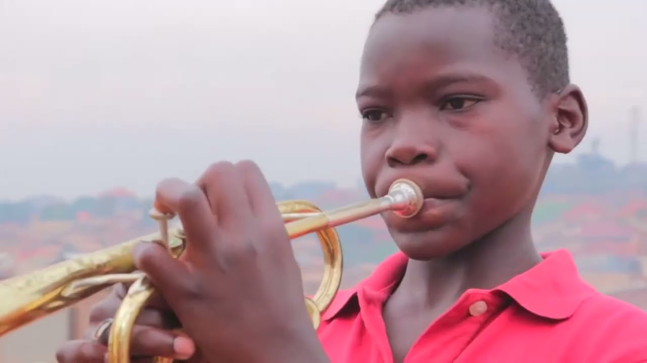 Nello slum di Kampala dove la musica salva i bambini dalla strada