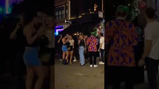 Is River North the best neighborhood to go out in Chicago? #walkingtour4k #nightlife4k #4kuhd