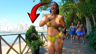 UNMISSSIBLE💥 SEE THE BEST REACTIONS TO BUSHMAN'S PRANK ON THE BEACH👻 THE FUNNIEST SCARES OF 2024!