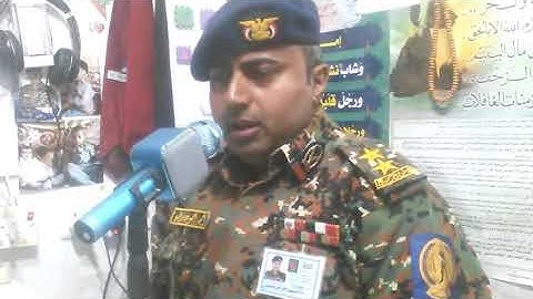 عسكري يمني يتلو القرآن الكريم بصوت جميل أثناء عمله / النقيب القارئ أحمد المضوني