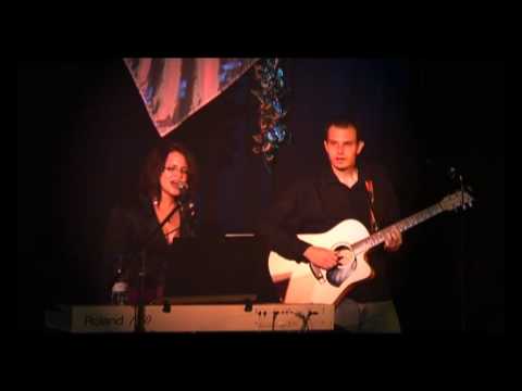 Sarah and Kye Gratton - Feeling Good - at The Manly Fig 20090529 - YouTube TheManlyFig