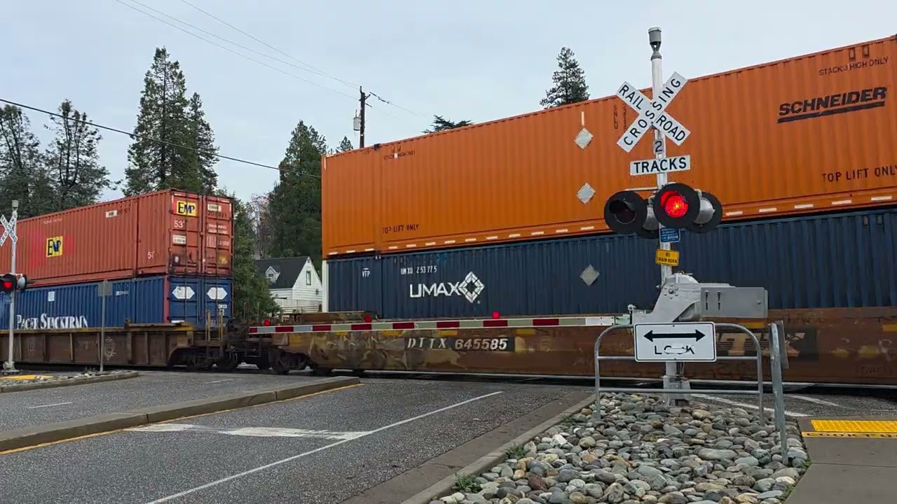Union Pacific 8083 leads an intermodal in Colfax, CA