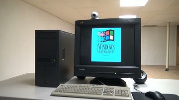 MS-DOS 6.22 Windows for Workgroups 3.11 Startup boot on retro Pentium 4 PC in the BACKROOMS