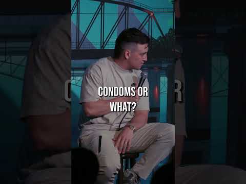 Guy in front of a comedy show says the WILDEST thing