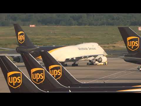 Cologne Bonn Airport LIVE - Planespotting with Kai