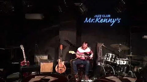 Zach Westfall solo bass at Kenny's in Nagoya