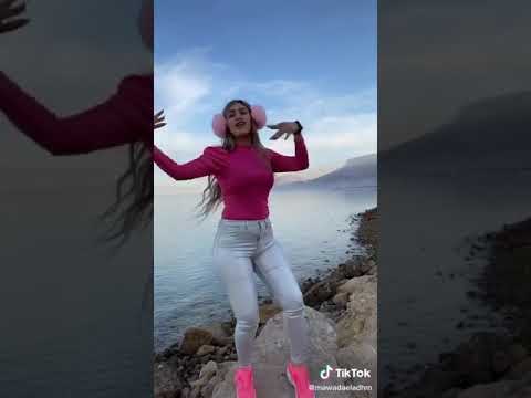 يام العيون الزرق والشعر الاصفر