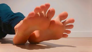 Male Feet Asmr Stretching Toes & Relaxing My Feet