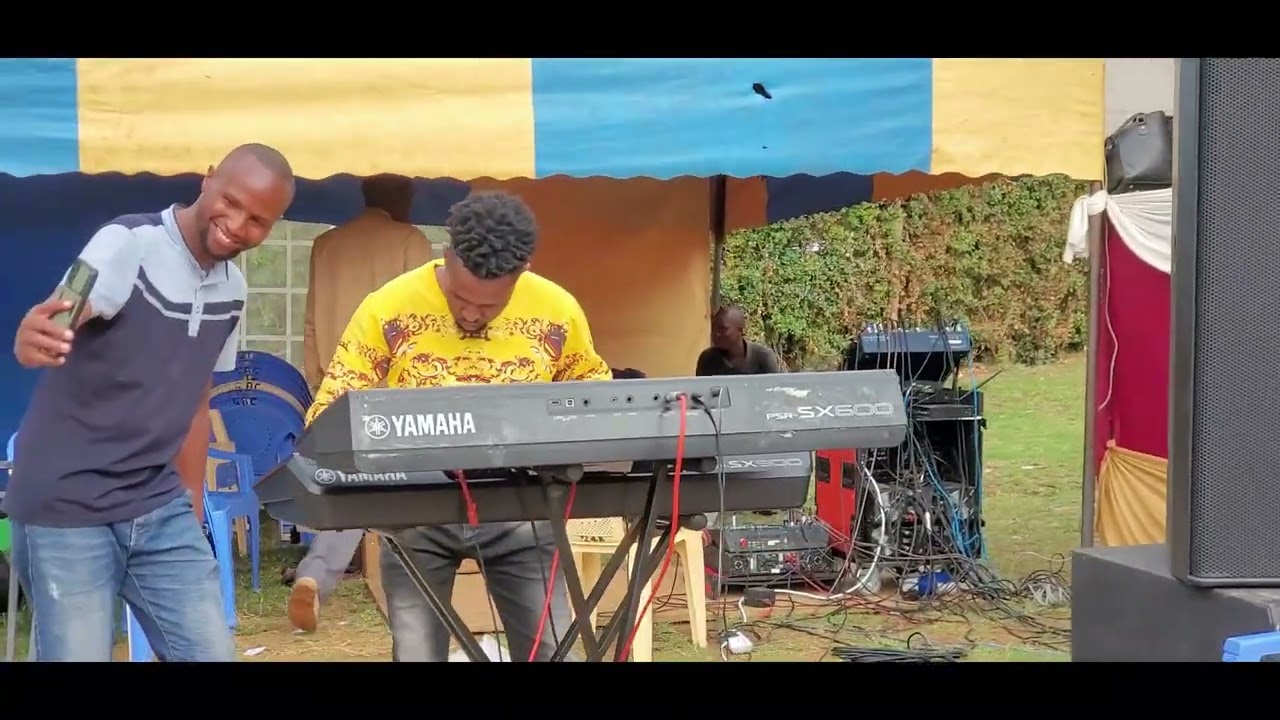 Top One Man Band Keyboardist Levipro Live-See What Happens