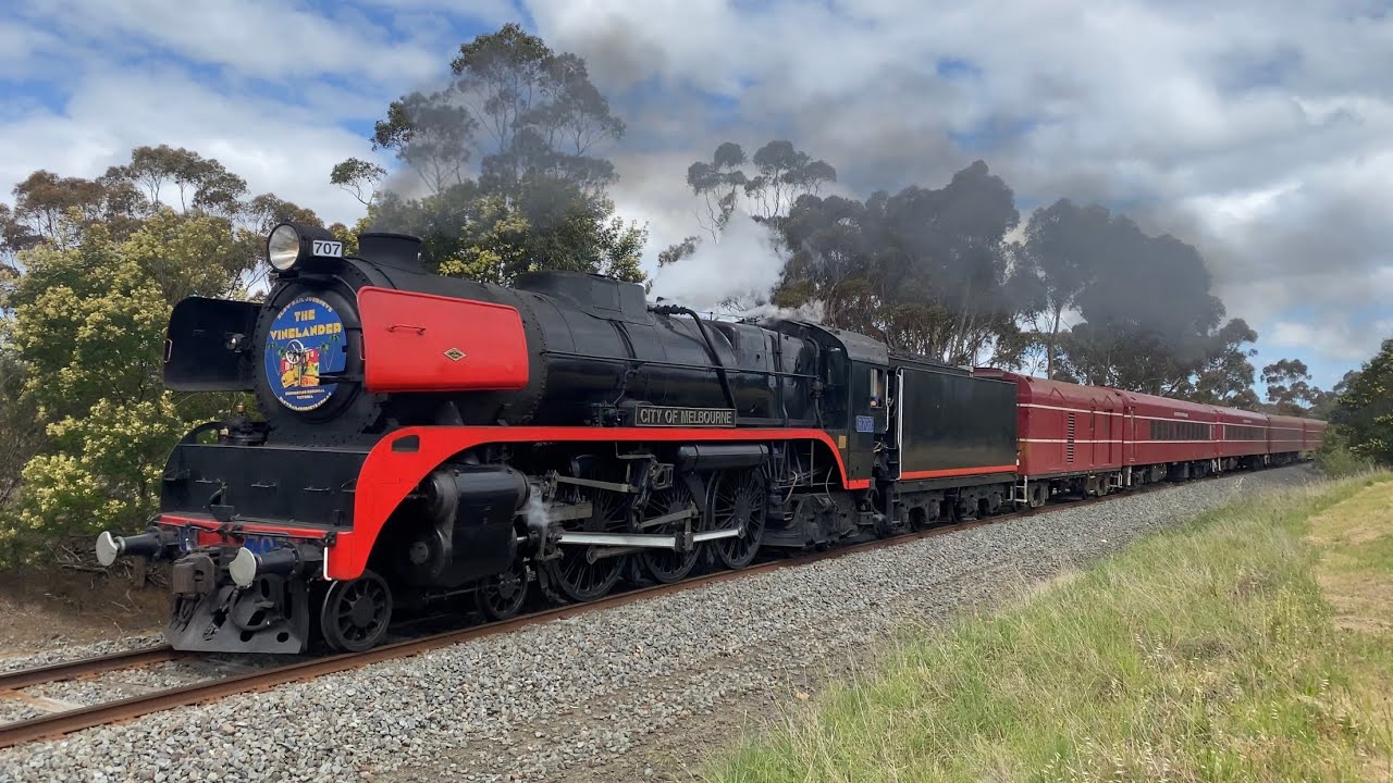 Britbus R707 R707 with 707 Operations Vinelander from Melbourne to Maryborough Via ...
