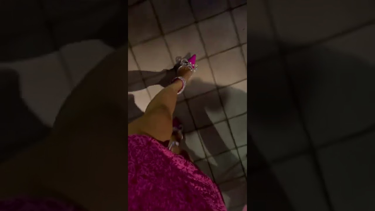 Give me all the sparkles shoes & handbag 