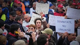 Roumanie Des Milliers De Personnes Protestent Contre Les Mesures Daustérité À Bucarest