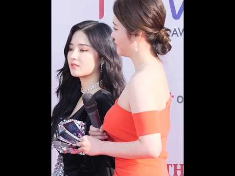 Nancy and her crew redefine red carpet coolness | Momoland