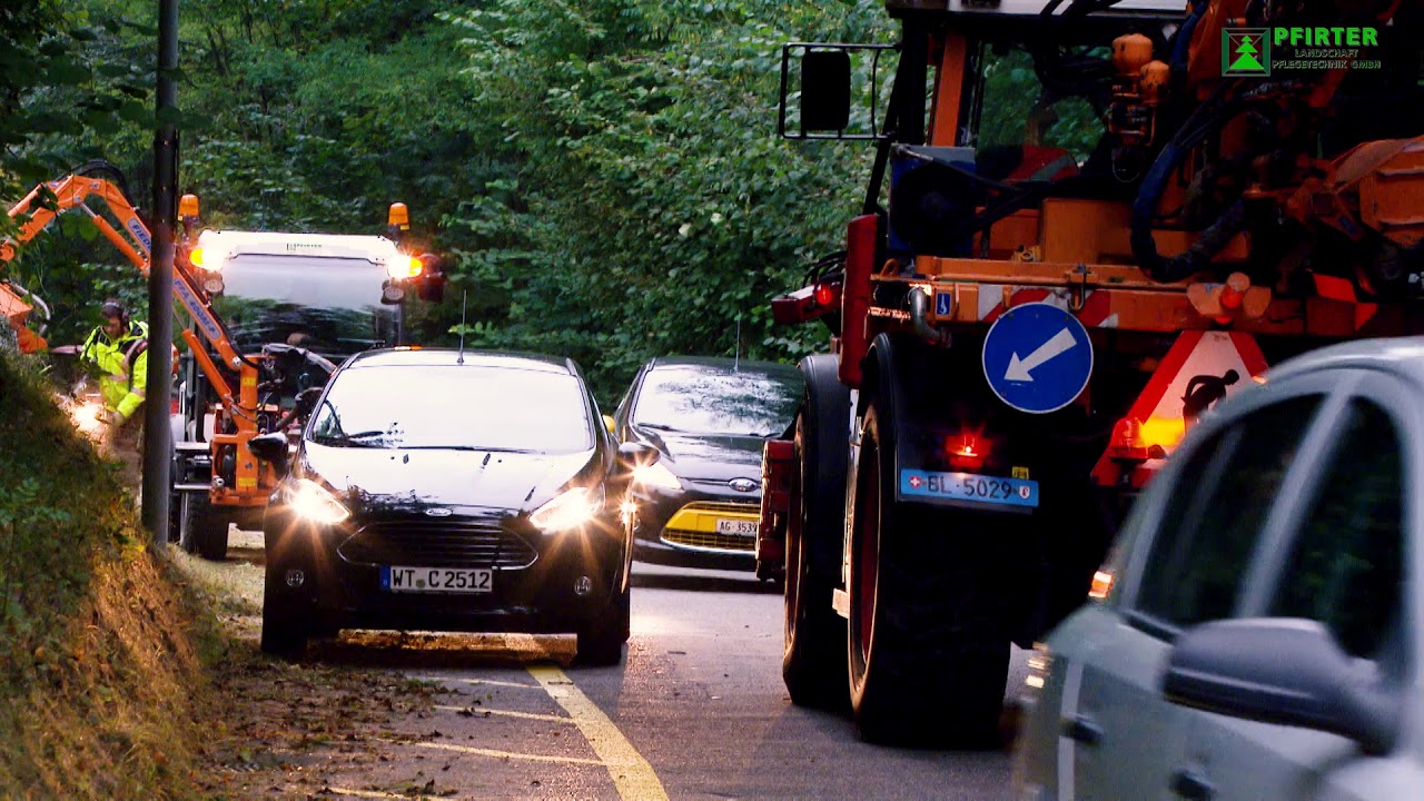 Strassenunterhalt / Waldrandunterhalt_Pfirter Landschaft Pflegetechnik GmbH