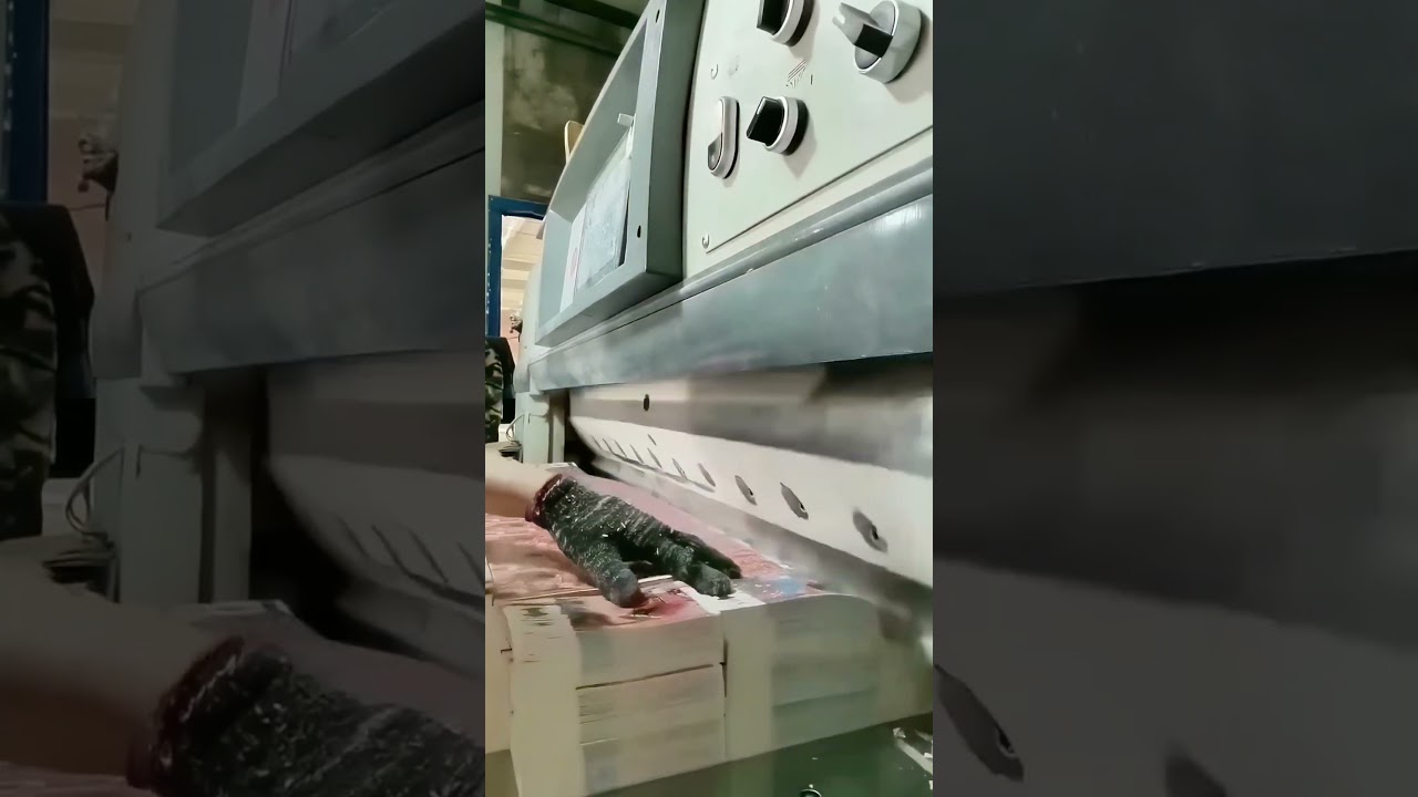 Live Shot! Large Industrial Paper Cutter "Wildly Cuts" Stacks of "Banknotes", Efficiency Maxed Out!