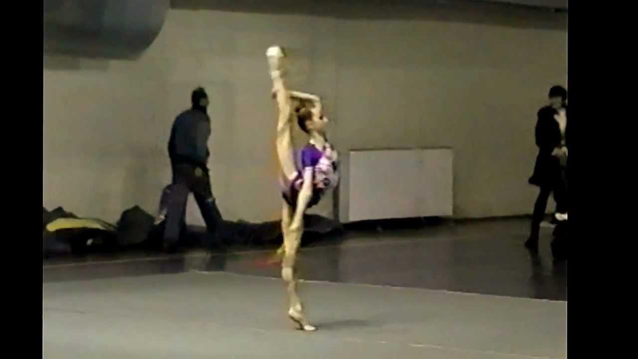 Художественная гимнастика. БУЛАВЫ - YouTube