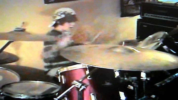 JUSTIN BIEBER ON DRUMS  NO THATS DANNY DERUE