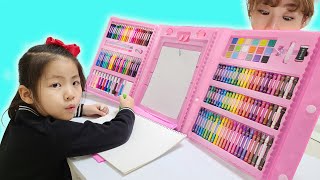 조이퐁의 크레파스 색연필 싸인펜 찾아서 그림 그리기 Giant Crayon screenshot 1