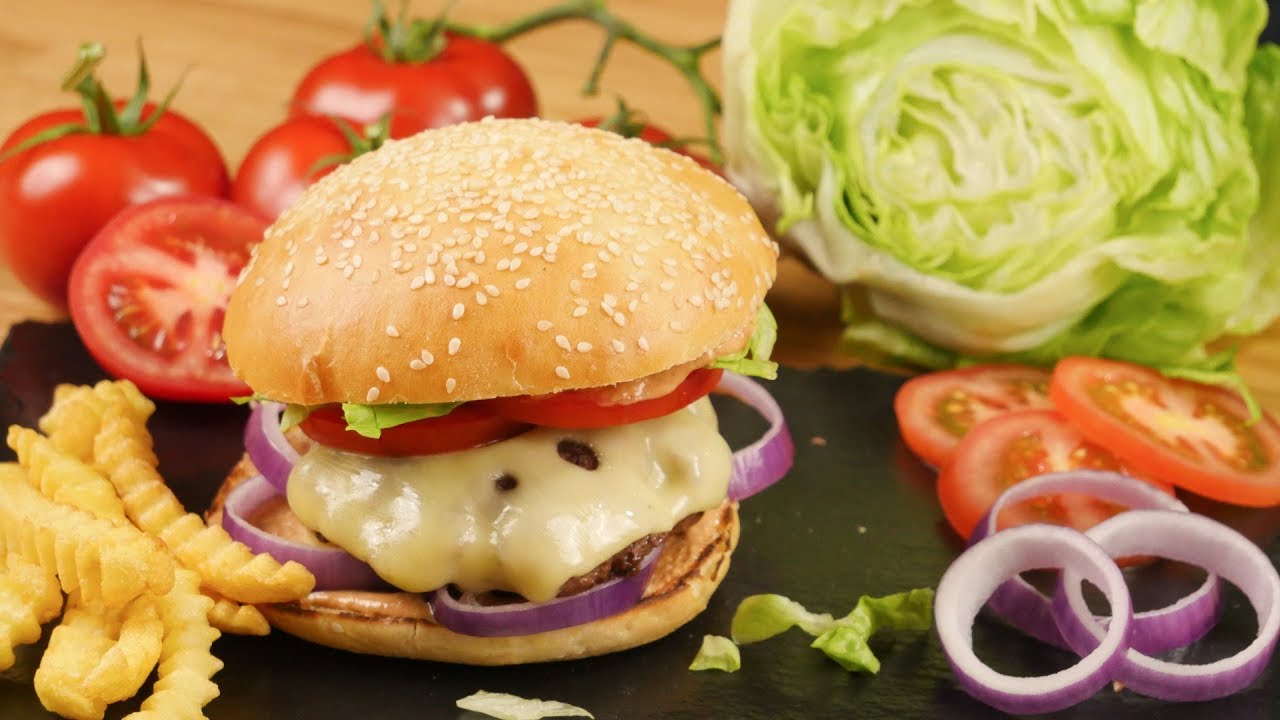 Grilled Cheeseburger mit selbstgemachter Burger-Sauce - YouTube