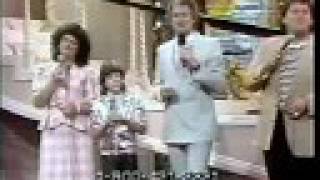 The LaVerne Tripp Family - It s a Changing World