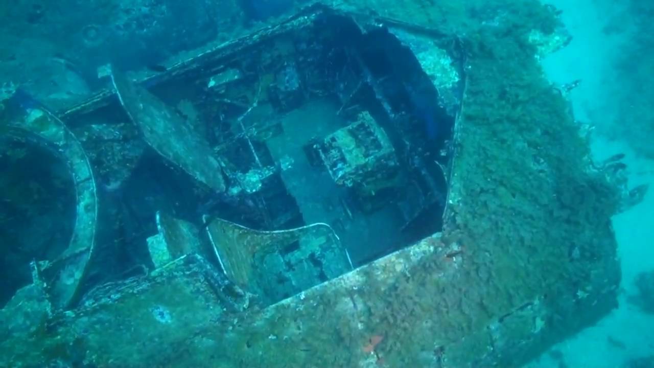 Airplane wreck B-17 Bomber Calvi Corse Scuba diving - YouTube