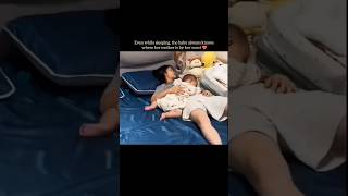 Even while sleeping, the baby always knows where her mother is by her scent❤️