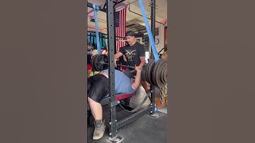 REVERSE BAND BENCH PRESS 475x2 495xfail (I didn’t help much!) #conjugate #bands #benchpress