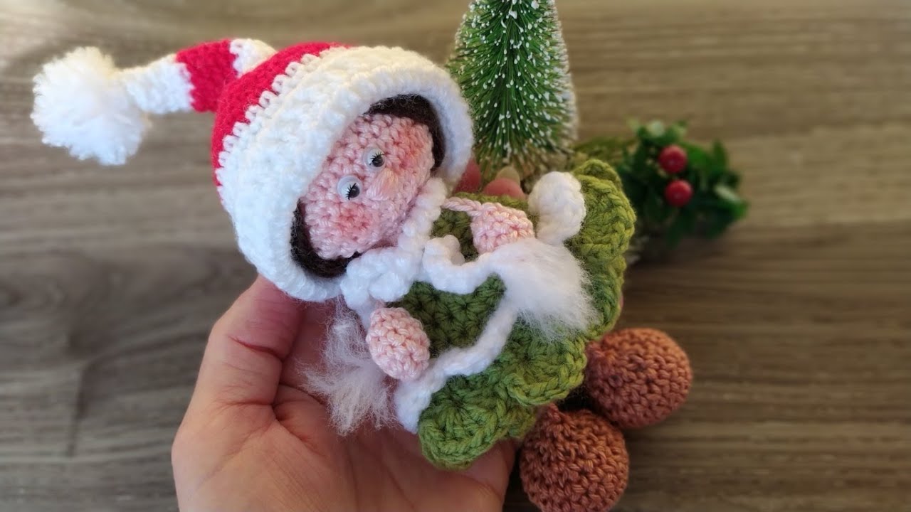 Как связать новогоднюю куклу крючком в технике Амигуруми 🎄💝