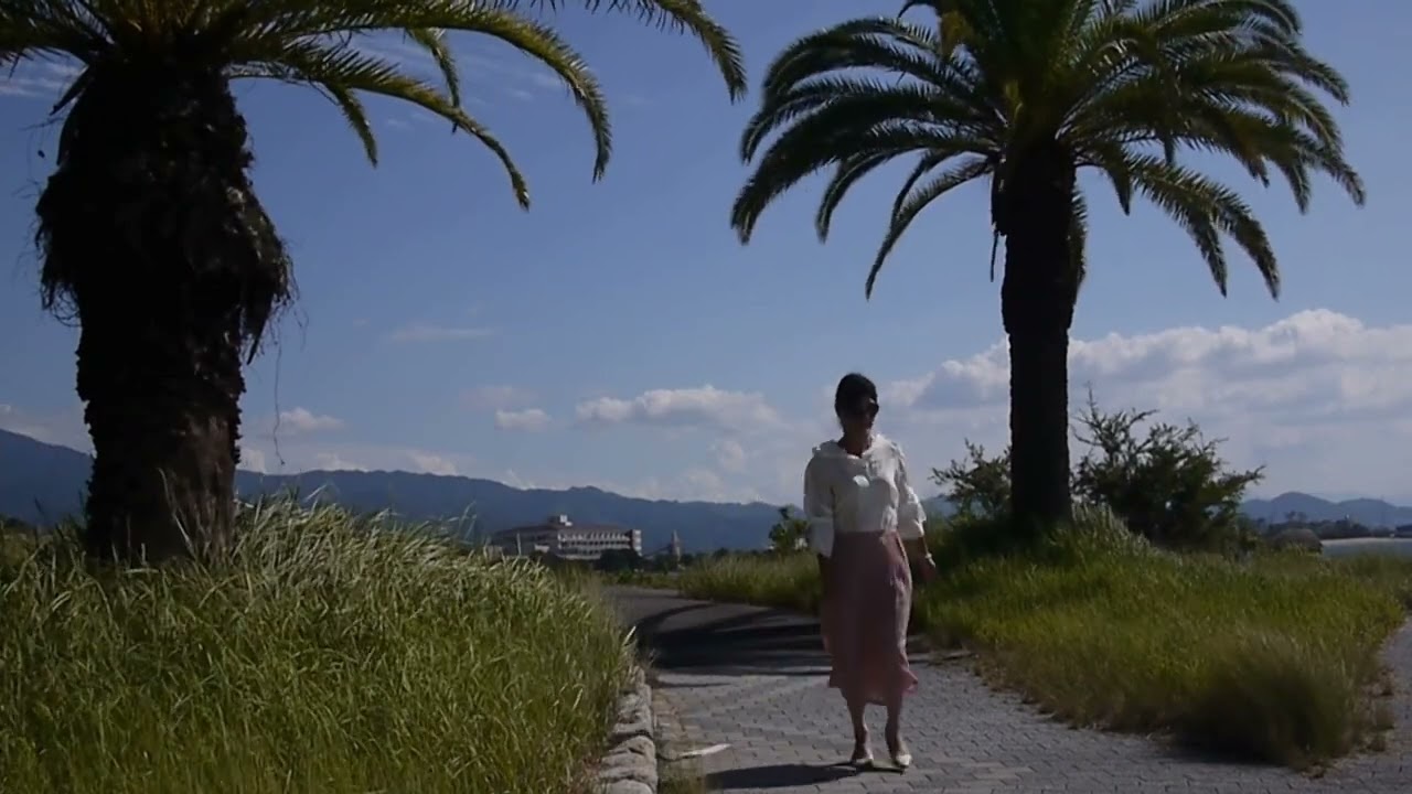 女装 de １０月最初のお出掛け ー 午後編　海辺でスカートヒラヒラ