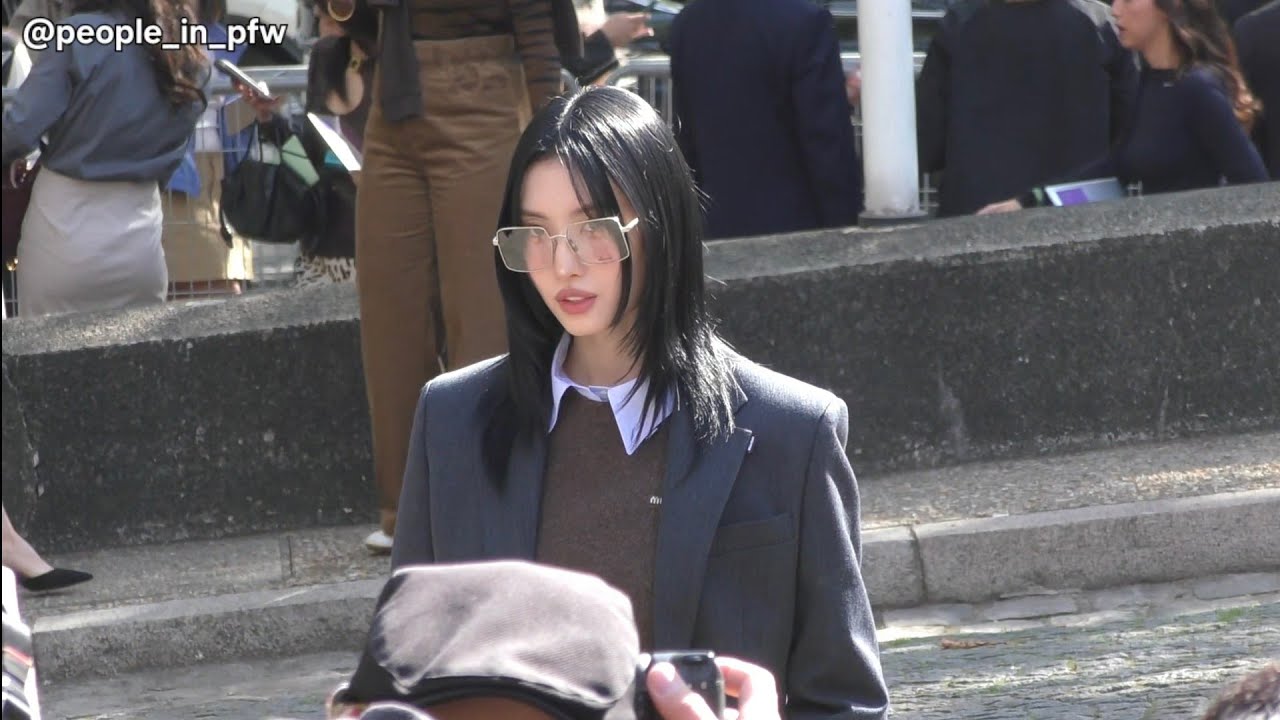 Momo 모모 [TWICE] - Arrival Miu Miu SS27 fashion show in Paris