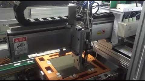 Automatic screw machine for led module