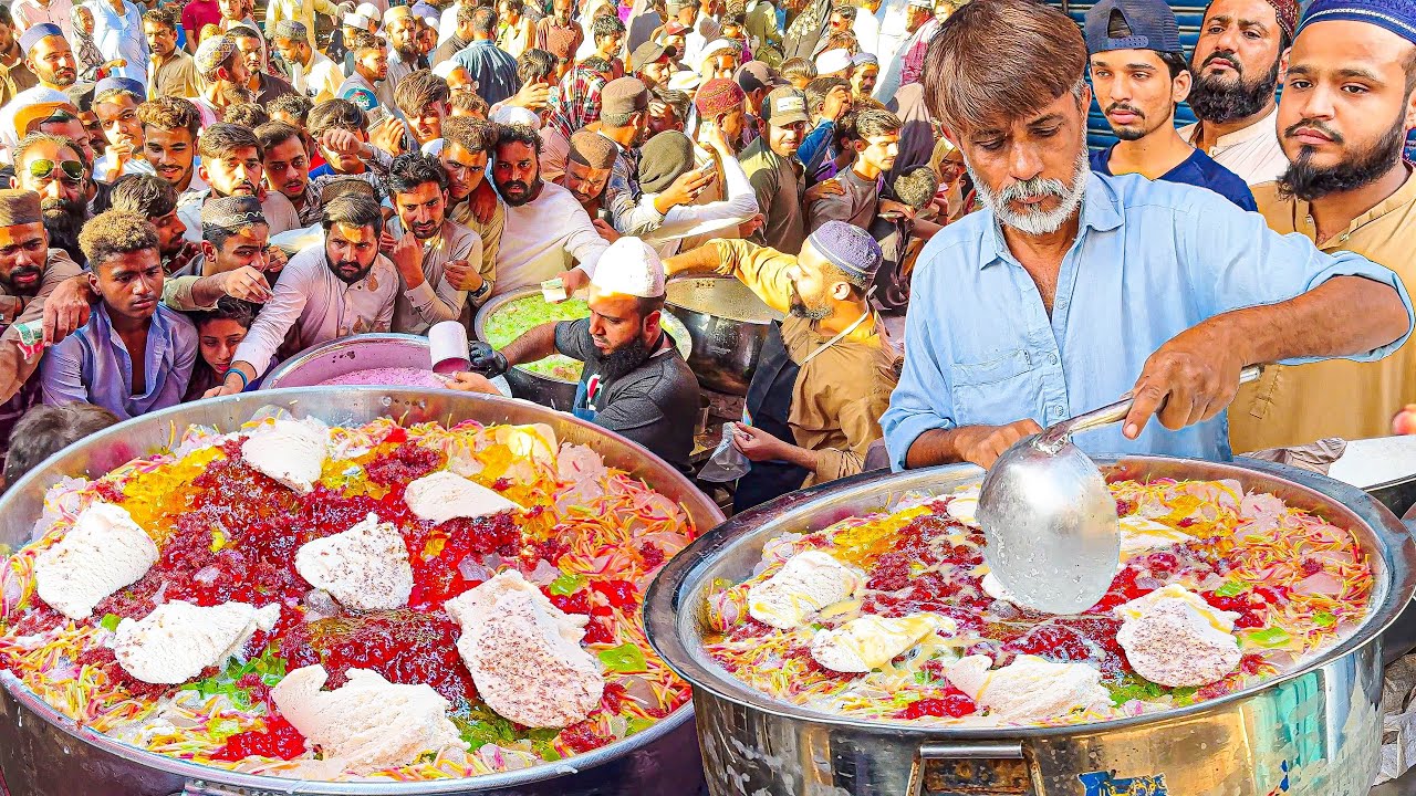 ULTIMATE JUNGLE ICE CREAM FALOODA MILKSHAKE | COOLING SUMMER DRINK WITH SEV VERMICELLI & SWEET SYRUP