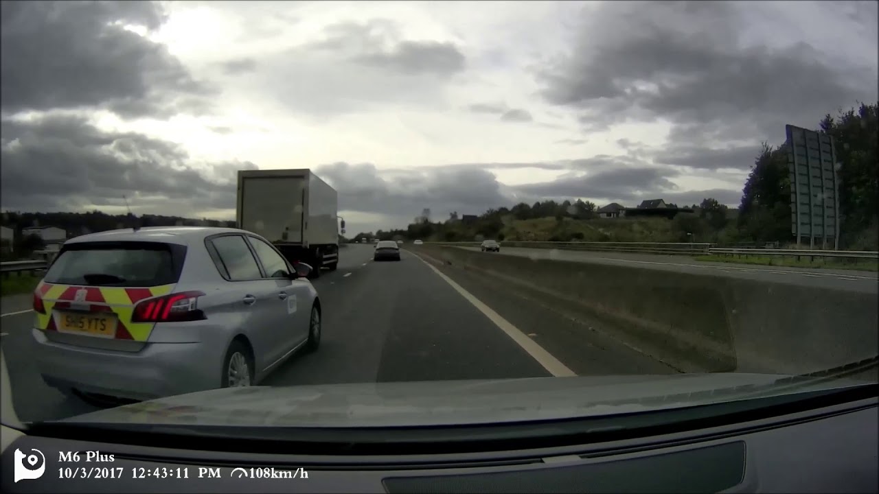 SPT Driver nearly causes accident. M80 near Glasgow, 3rd October 2017 ...