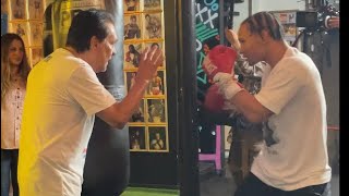 Roberto Duran came to our boxing gym! 😱 Heavy bag secrets from the best! 🐐#boxing #robertoduran