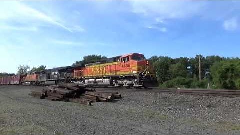 Railfanning - BNSF 4436 & NS 7514 & BNSF 5741 - Chesterton, IN (9-1-17)