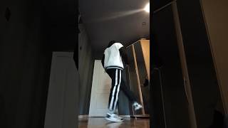 Download Lagu Tita Lau - Into The Groove #shuffledance #shuffle #trend MP3