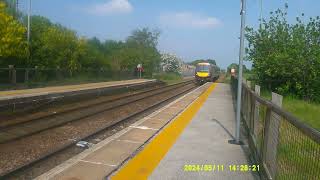 170 530 Arriving in Collingham Platform 2.