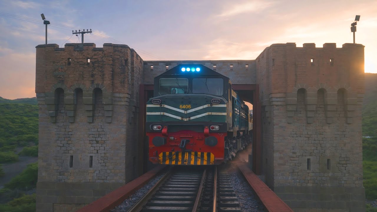 Train View Video Live View from Locomotive Cab of Fastest train insane view from Front ...
