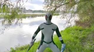 デッドプール（河原でポーズ）和泉多摩川2016　Deadpool Zentai Cosplay アメコミ ゼンタイ ヒーロー コスプレ