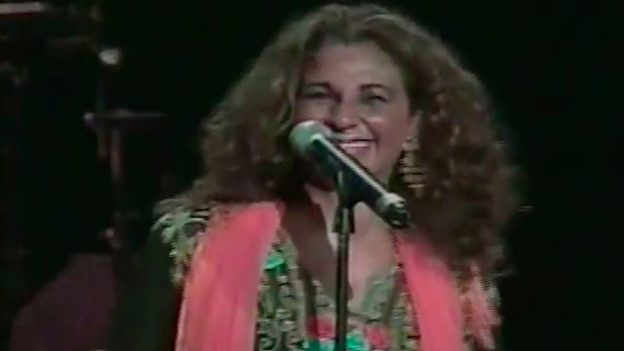 Lolita Flores - "Sarandonga" (directo en Cuba) Lolita Flores - "Sarandonga" (directo en Cuba)