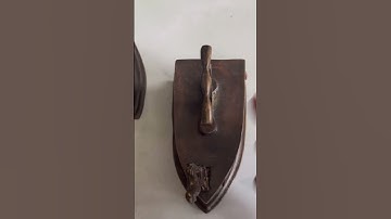 Bàn ủi Con gà mini chất liệu đồng .