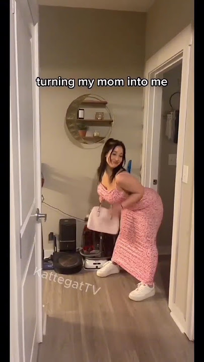 Moms dressing like their daughter....😍😍😍
