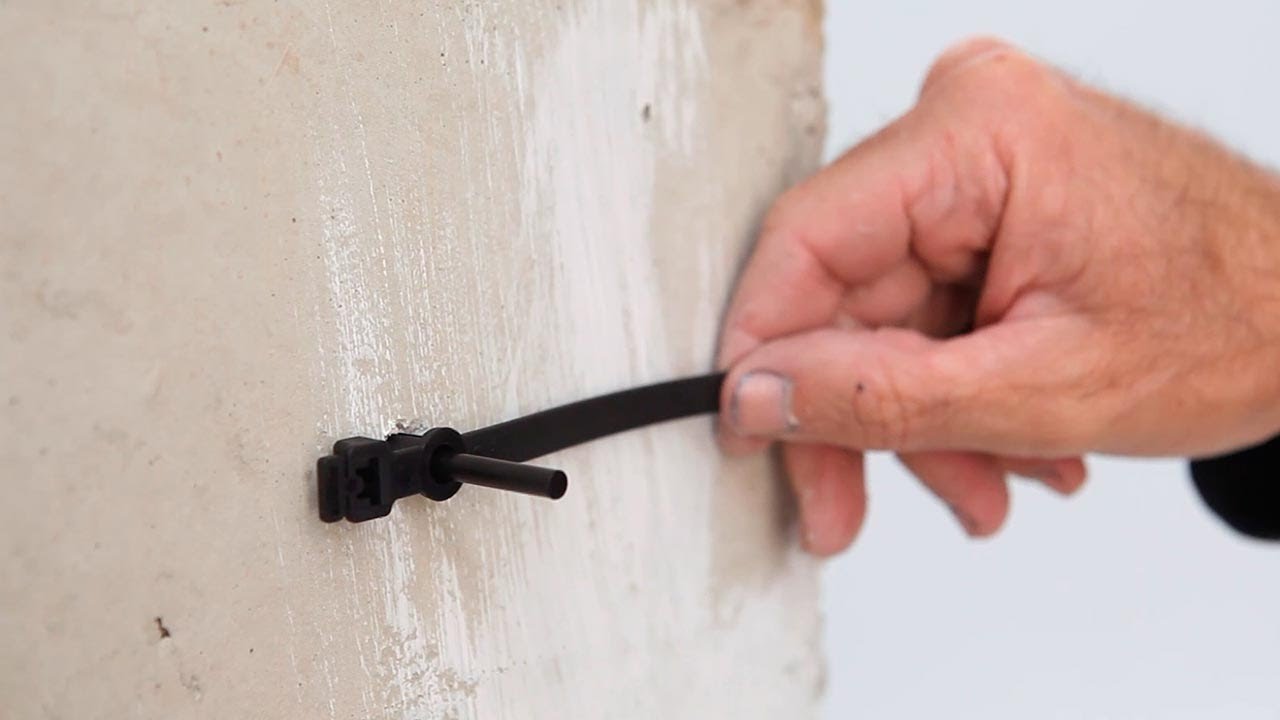 Cómo colocar tacos con bridas en la pared - Bricomanía 