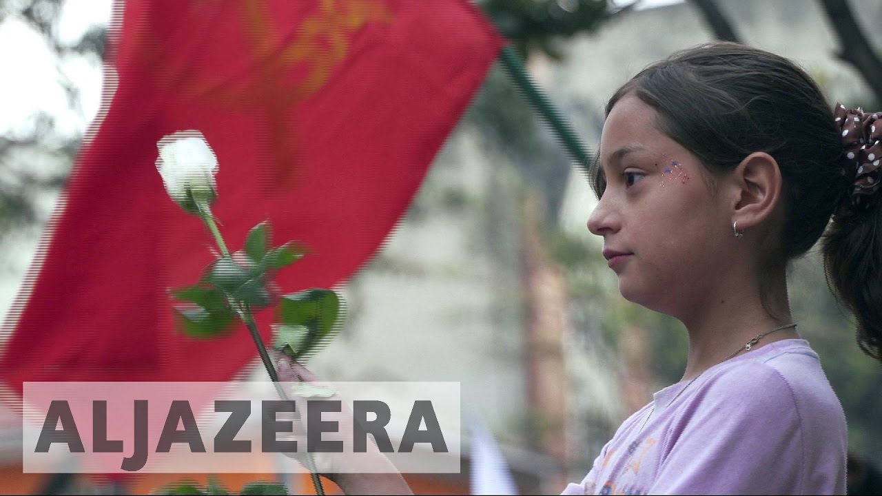 كولومبيا: آلاف المتظاهرين يتظاهرون دعماً لاتفاق السلام مع القوات المسلحة الثورية الكولومبية (فارك).