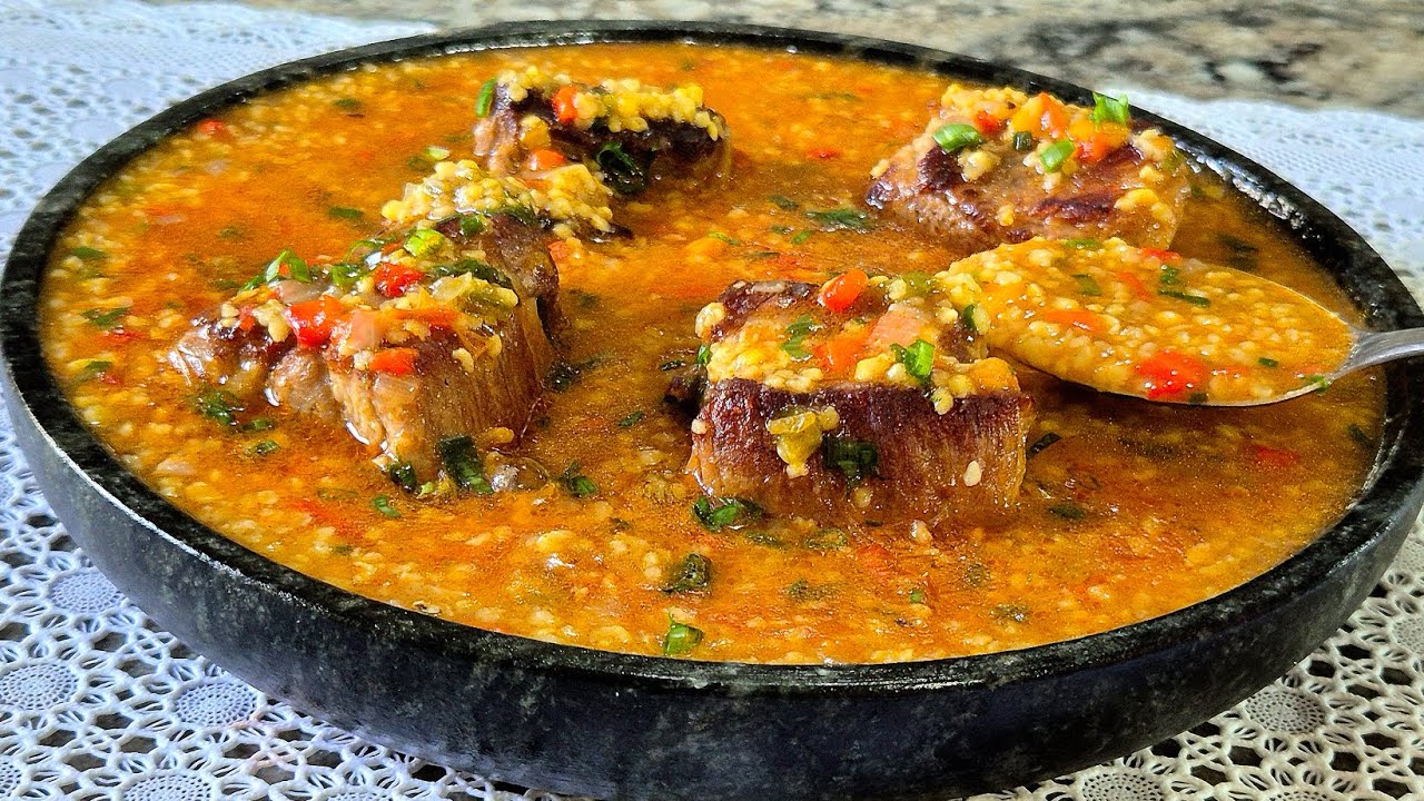 SIMPLES e DELICIOSA faça CANJIQUINHA de MILHO com COSTELINHA DE PORCO