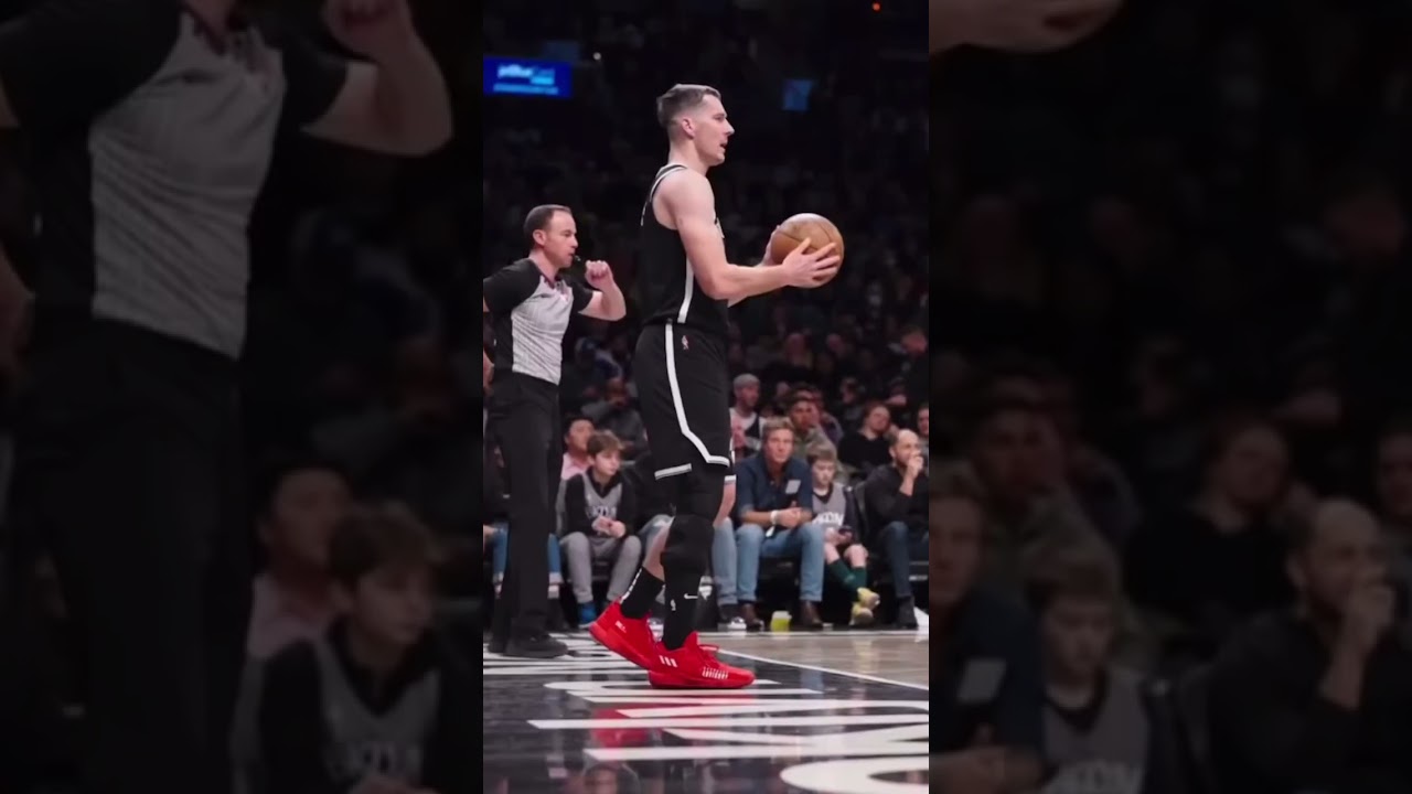 Kevin Durant scores so EFFORTLESSLY 🔥😅 #nba #basketball #shorts #viral