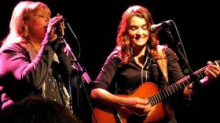 Brandi Carlile and mom - 11/20/10 Stand by your man chords